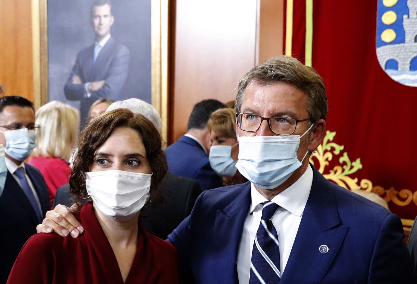 Feijóo promete su cargo por cuarta vez apelando a la "moderación" y a la "cogobernanza"