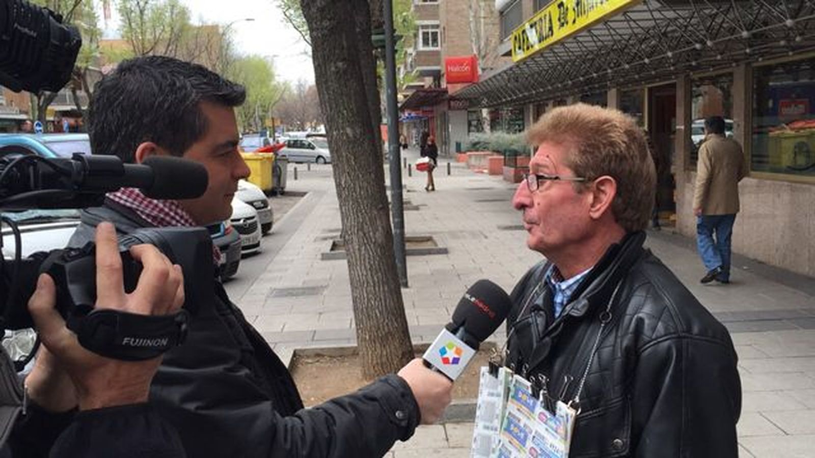 Los 17 millones del Extra de la ONCE  del Día del Padre caen en Moratalaz