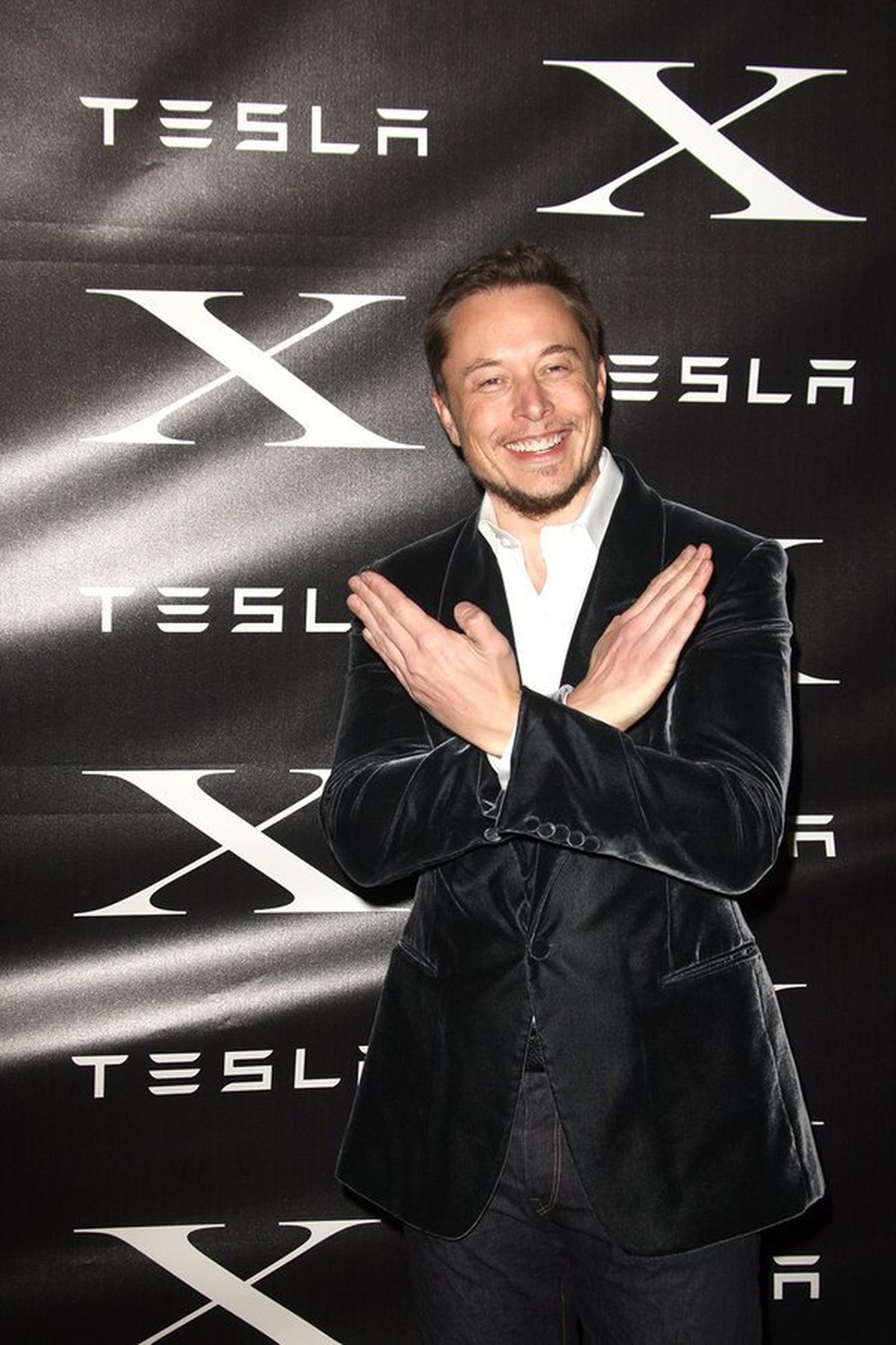 Elon Musk sustituirá el pajarito azul de Twitter por una X