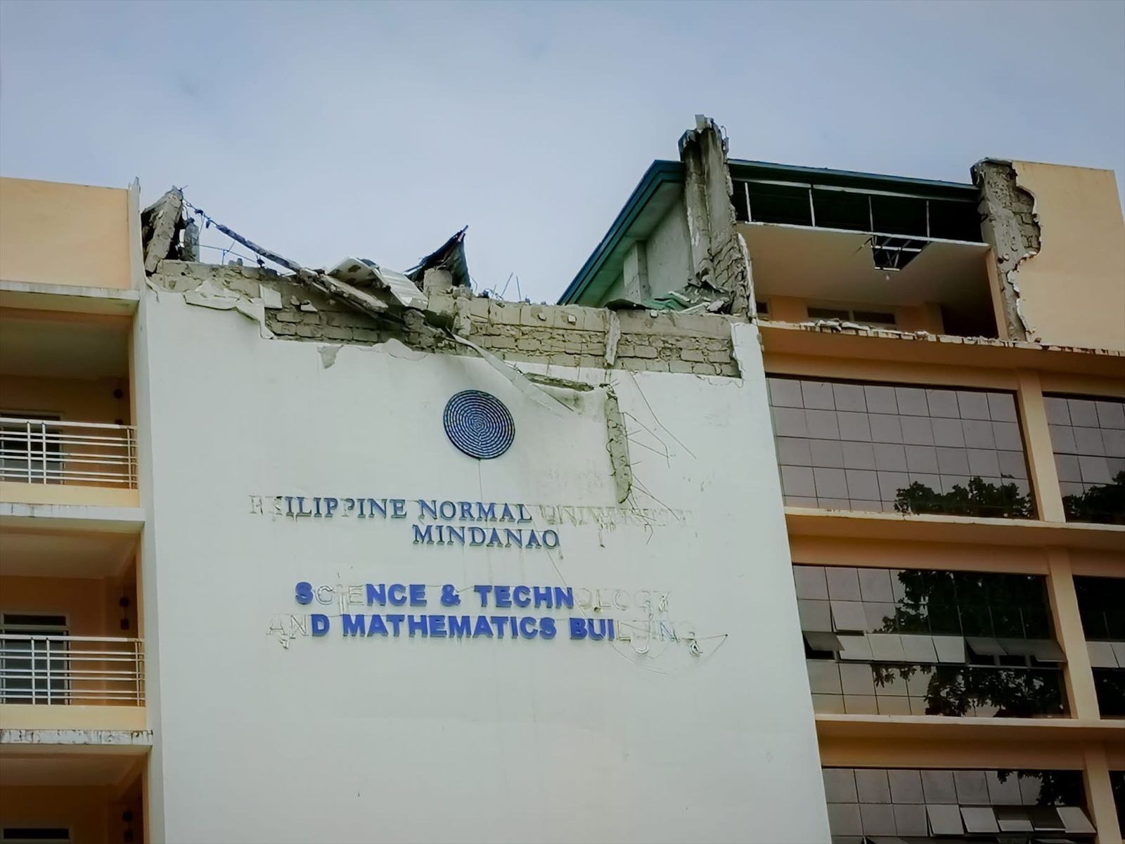 Edificio dañado por un terremoto en Filipinas