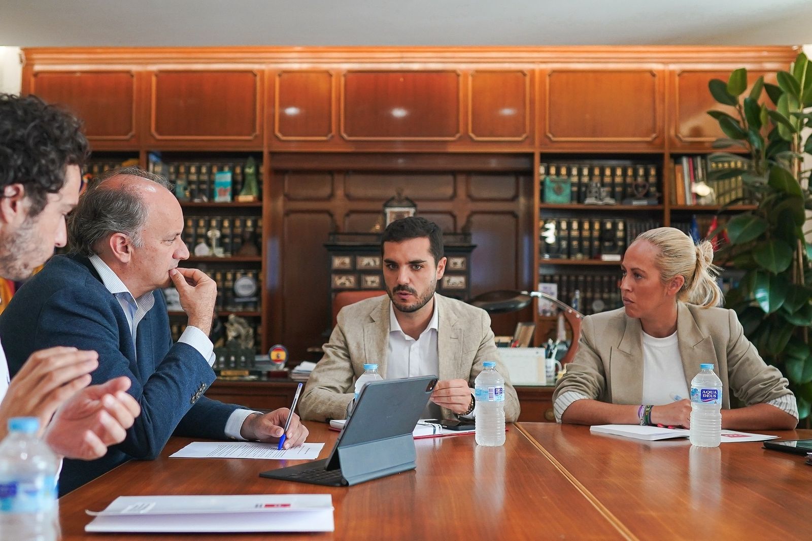 La Comunidad de Madrid trabaja en un proyecto piloto para la digitalización de expedientes que agilizará los trámites administrativos de los ayuntamientos