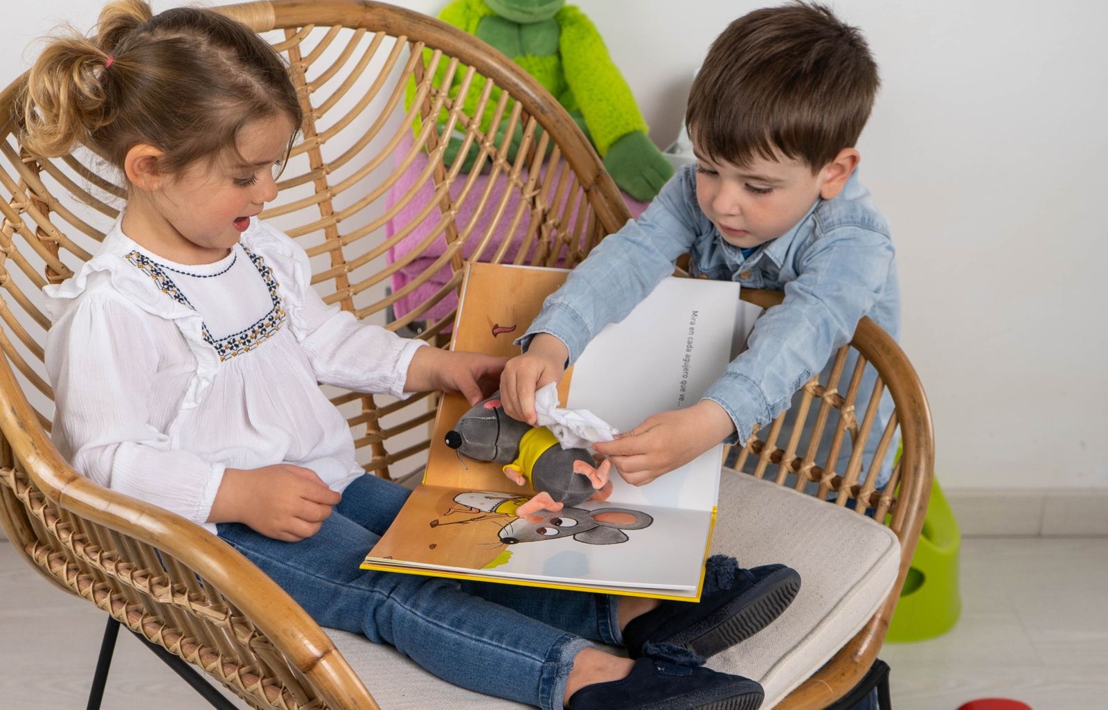 Casi 900.000 familias españolas no pueden cubrir los gastos de tener un hijo