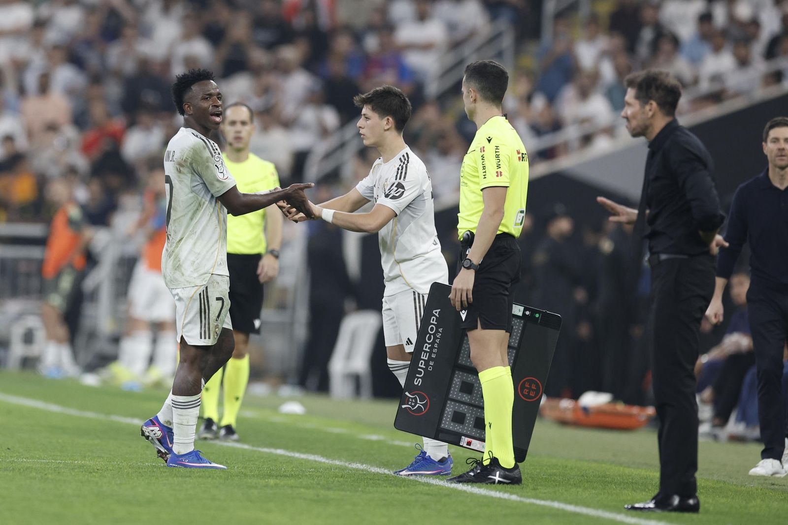 Vinicius se encara con Simeone