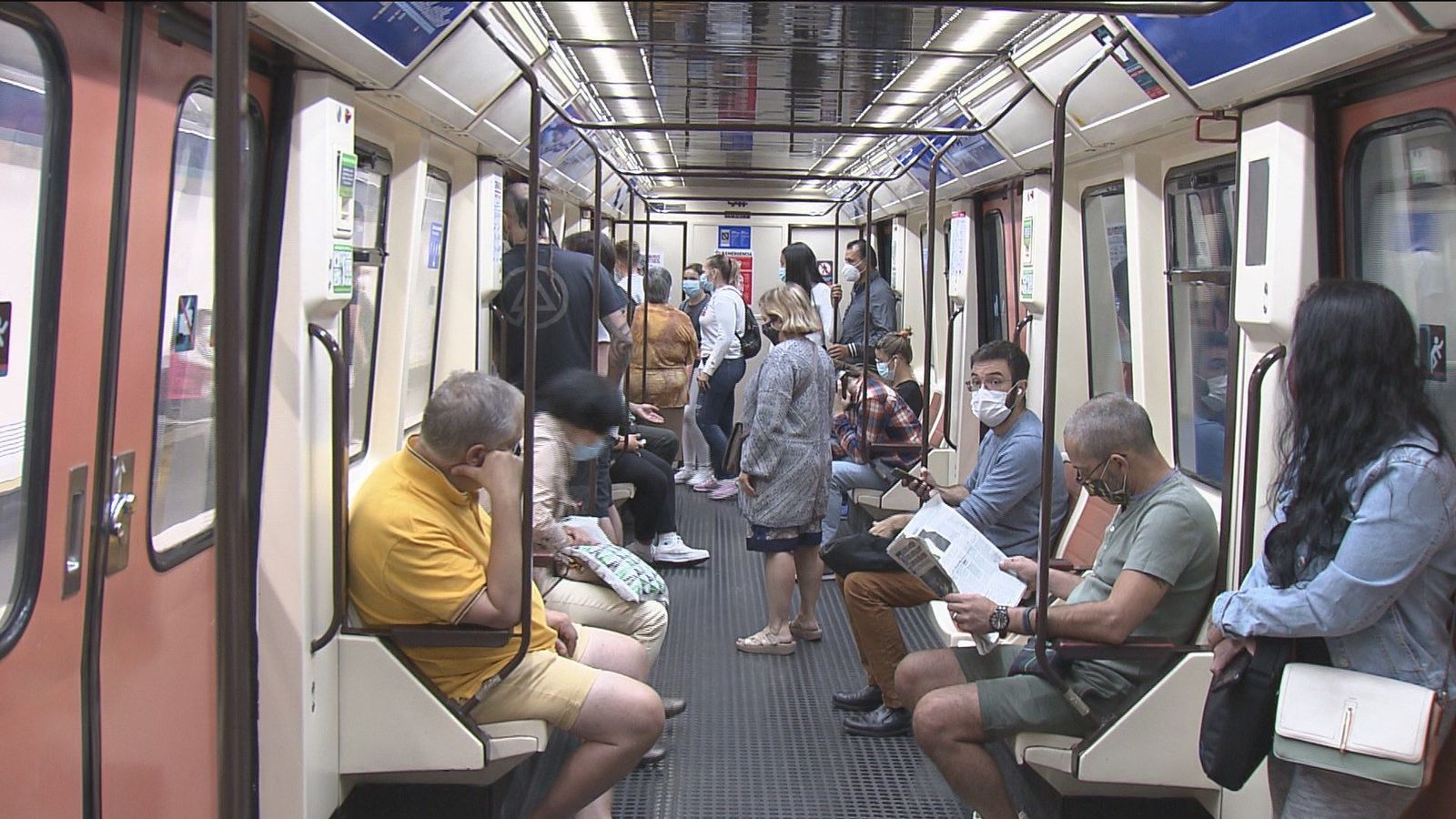 El transporte público madrileño se refuerza para garantizar su seguridad