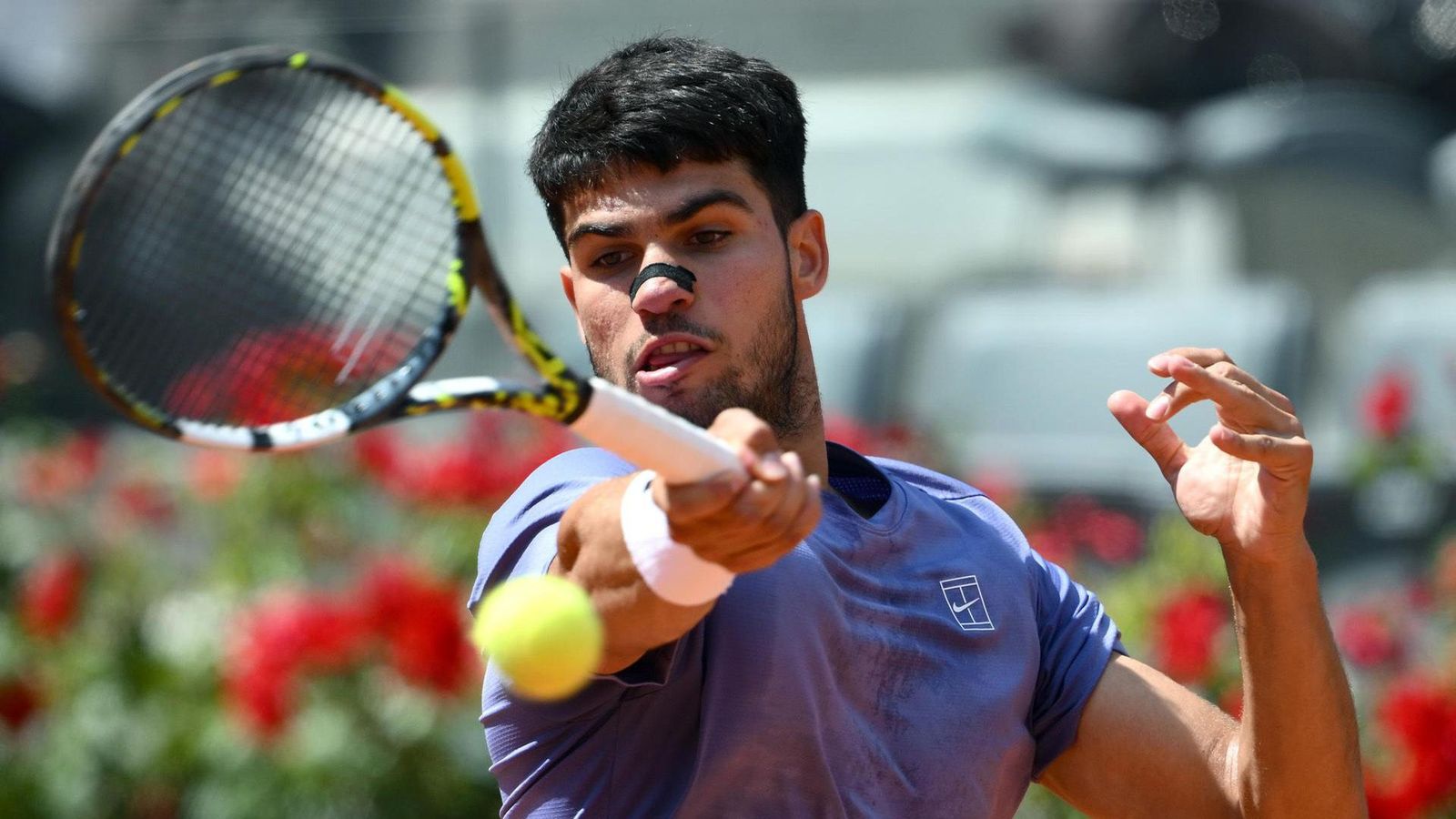 Alcaraz doblega la potencia de Khachanov para meterse en cuartos en Roma