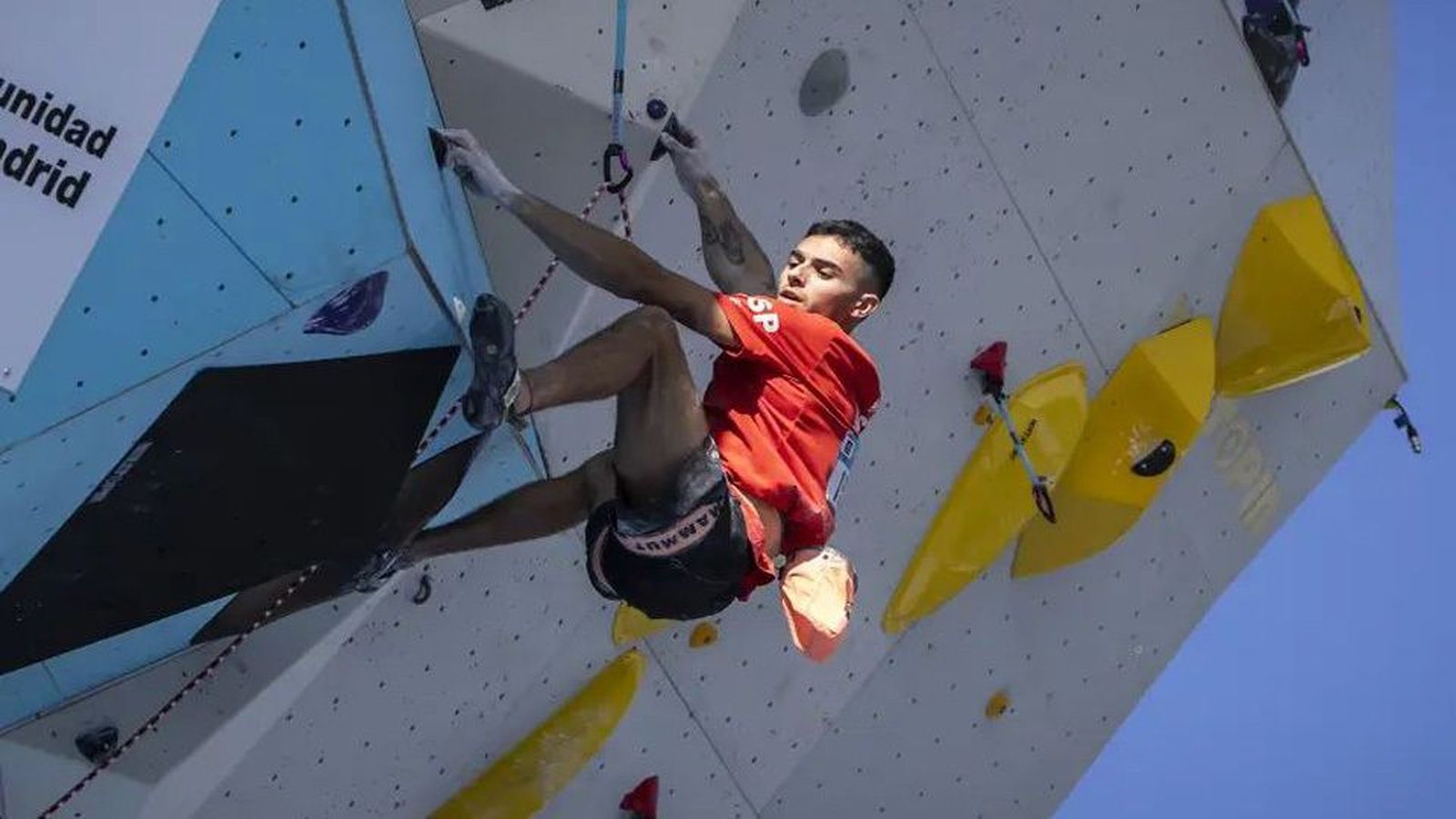 Alberto Ginés roza la victoria en la Copa del Mundo de Escalada en Alcobendas