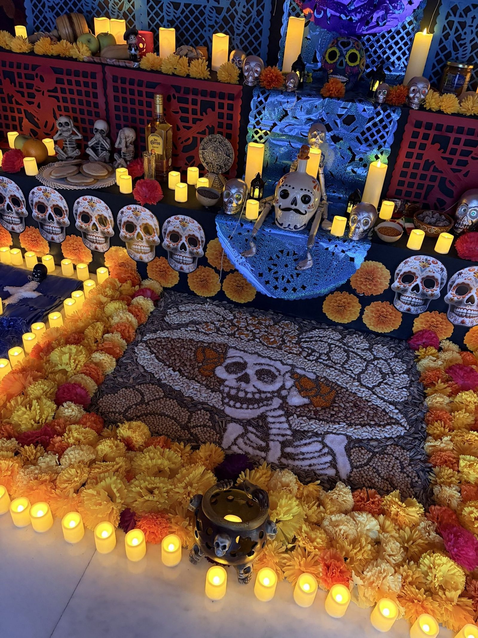 Altar expuesto por la Comunidad de Madrid para celebrar el Día de Muertos