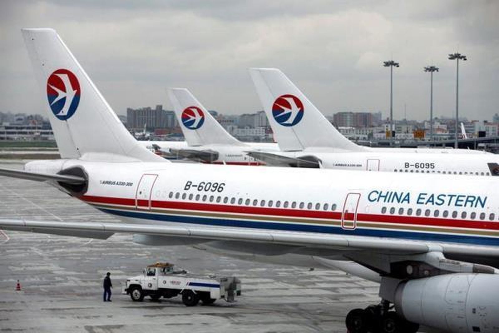Un avión con 133 personas a bordo se estrella en el sur de China