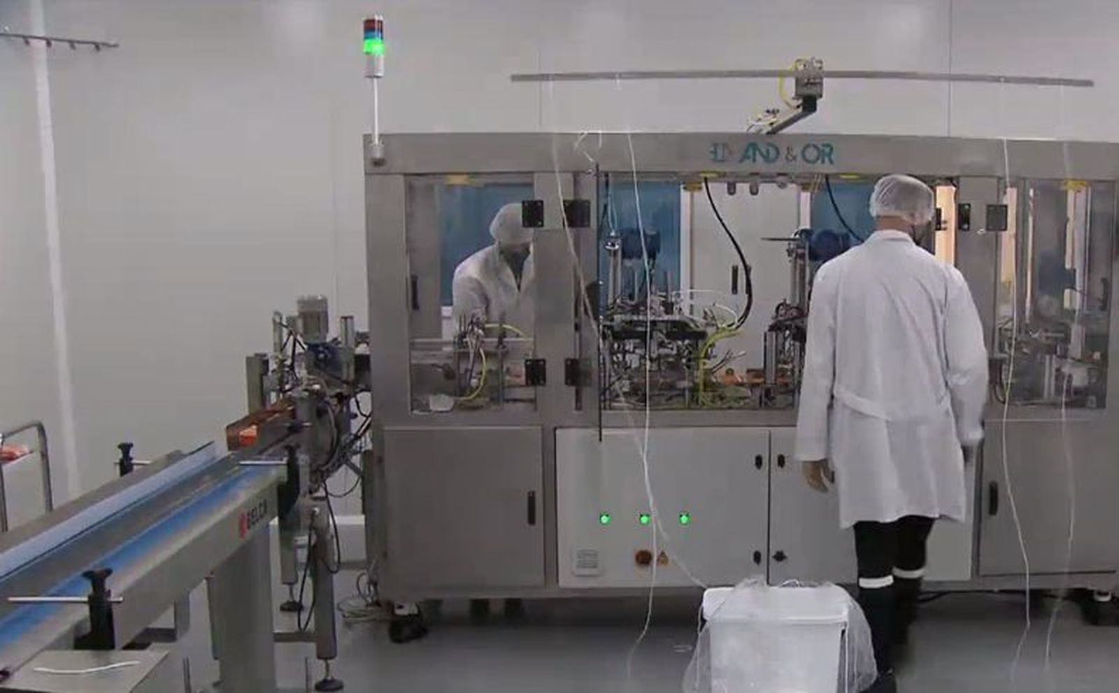 Los fabricantes de mascarillas miran con recelo al exterior