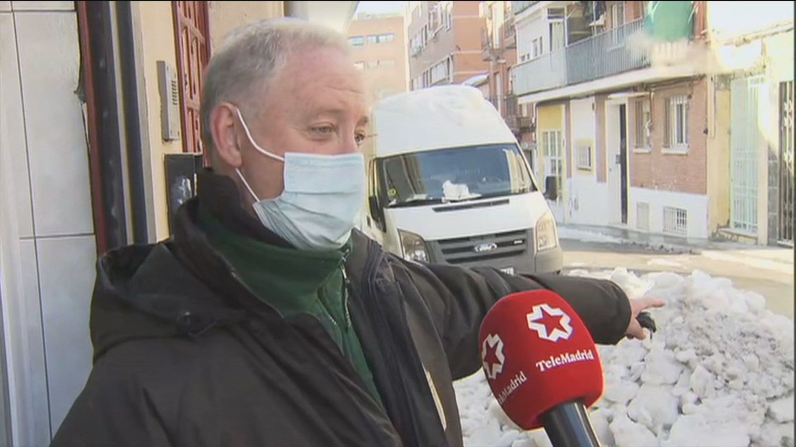 Los vecinos de Las Tablas denuncian sentirse abandonados por la falta de servicios de limpieza
