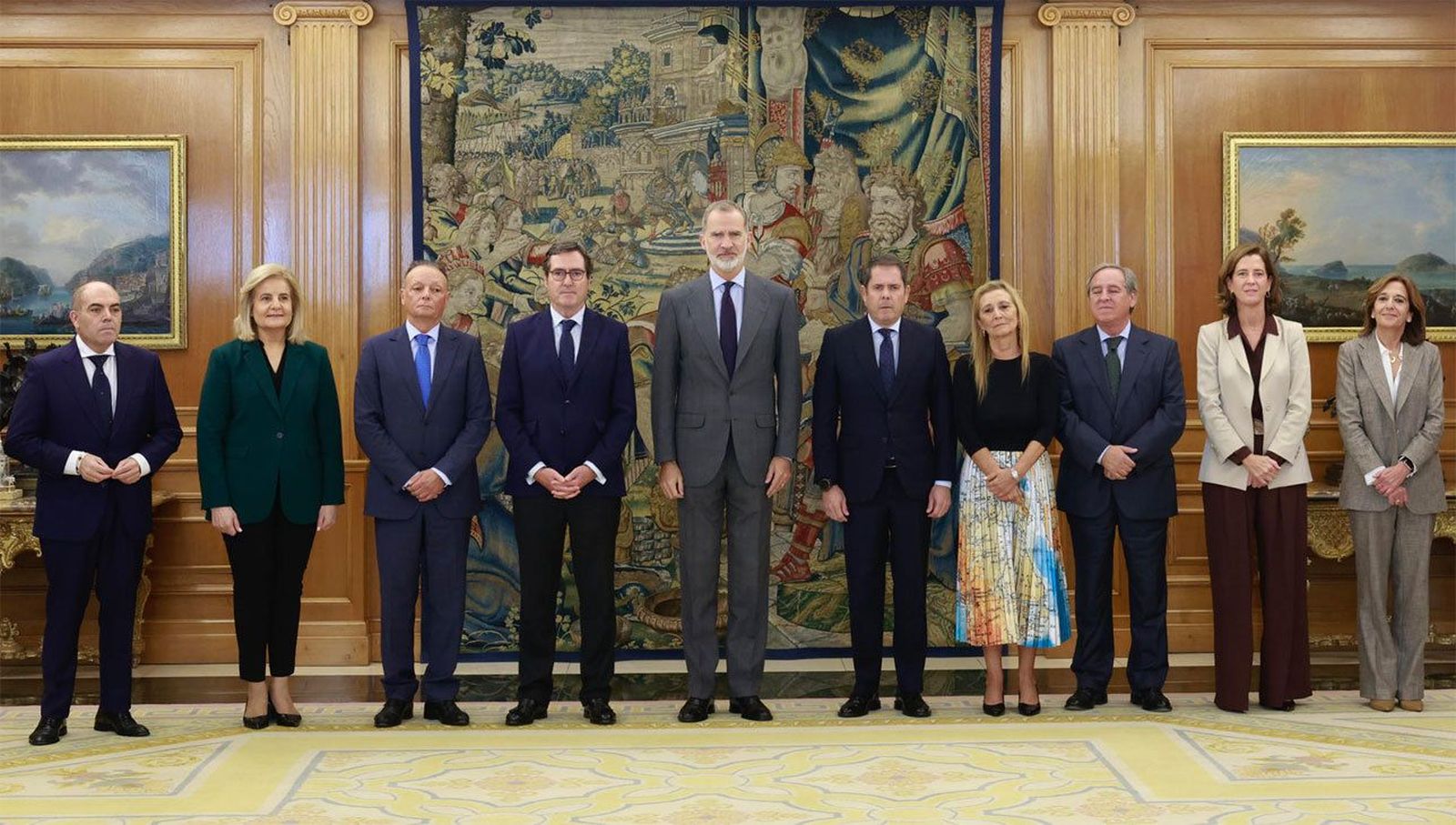 El Rey se reúne con organizaciones empresariales y sindicatos para abordar los efectos de la DANA