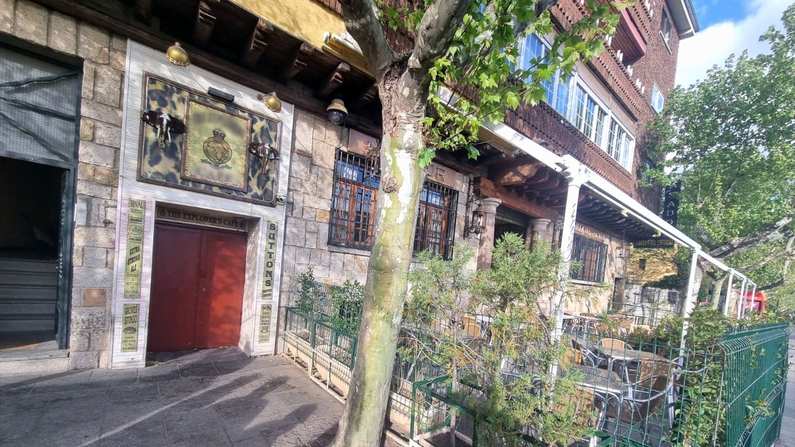 Peleas, orines, pintadas, ruido y amenazas provenientes de una discoteca en El Escorial