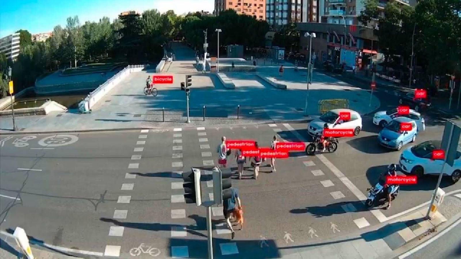 Semáforos con inteligencia artificial en Madrid para mejorar la movilidad