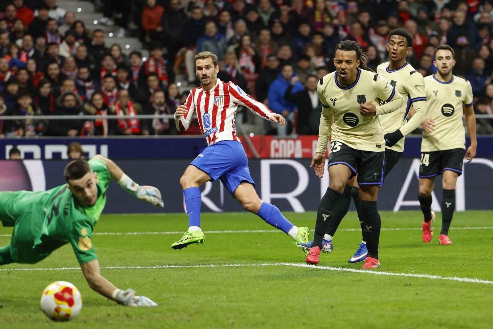 Griezmann marca al Barcelona