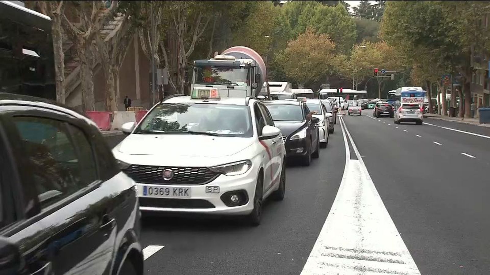 Vuelven los atascos a Madrid, con la hora punta desplazada de 8 a 9 de la mañana