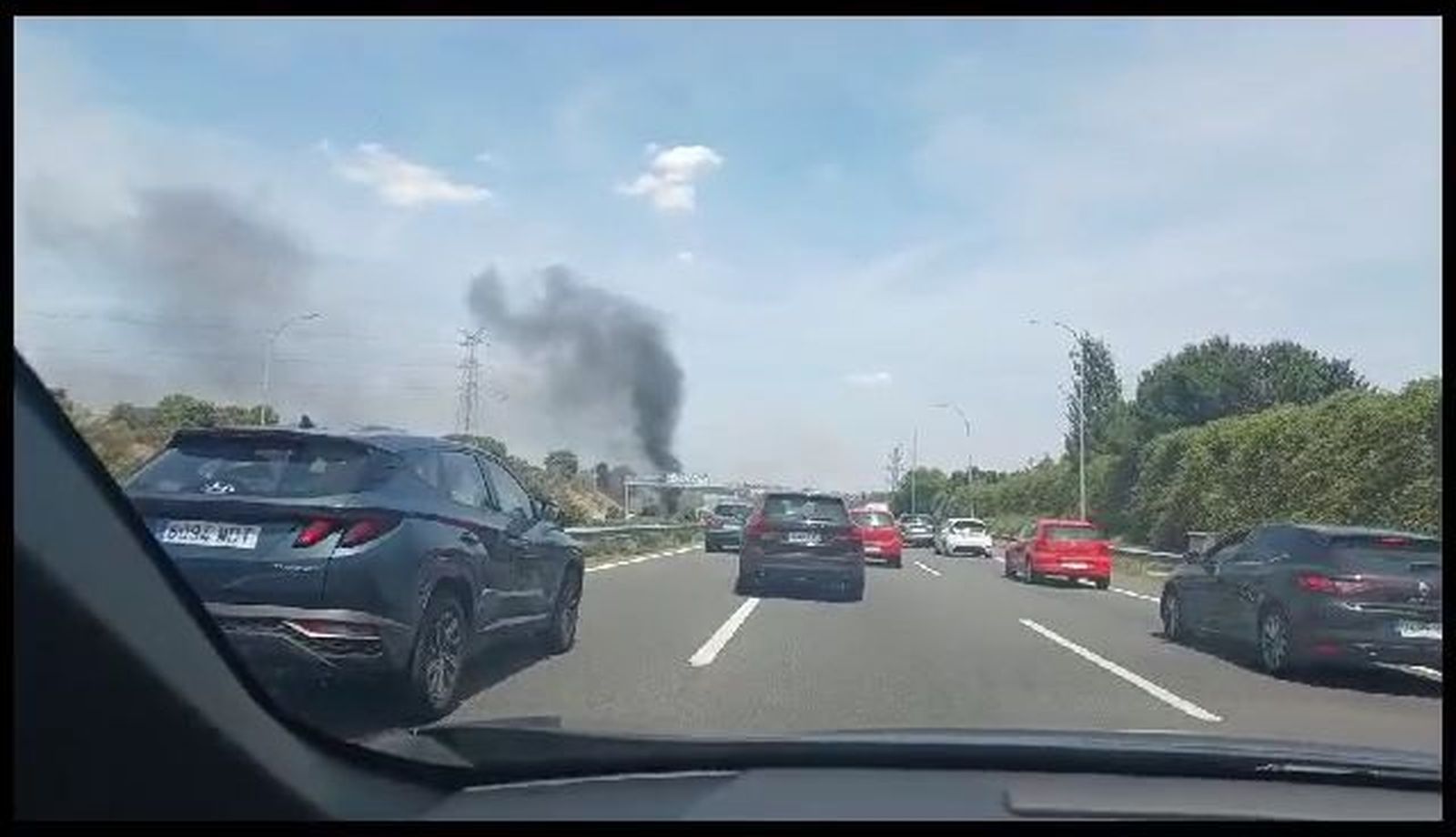 Incendio de un coche en la M-40