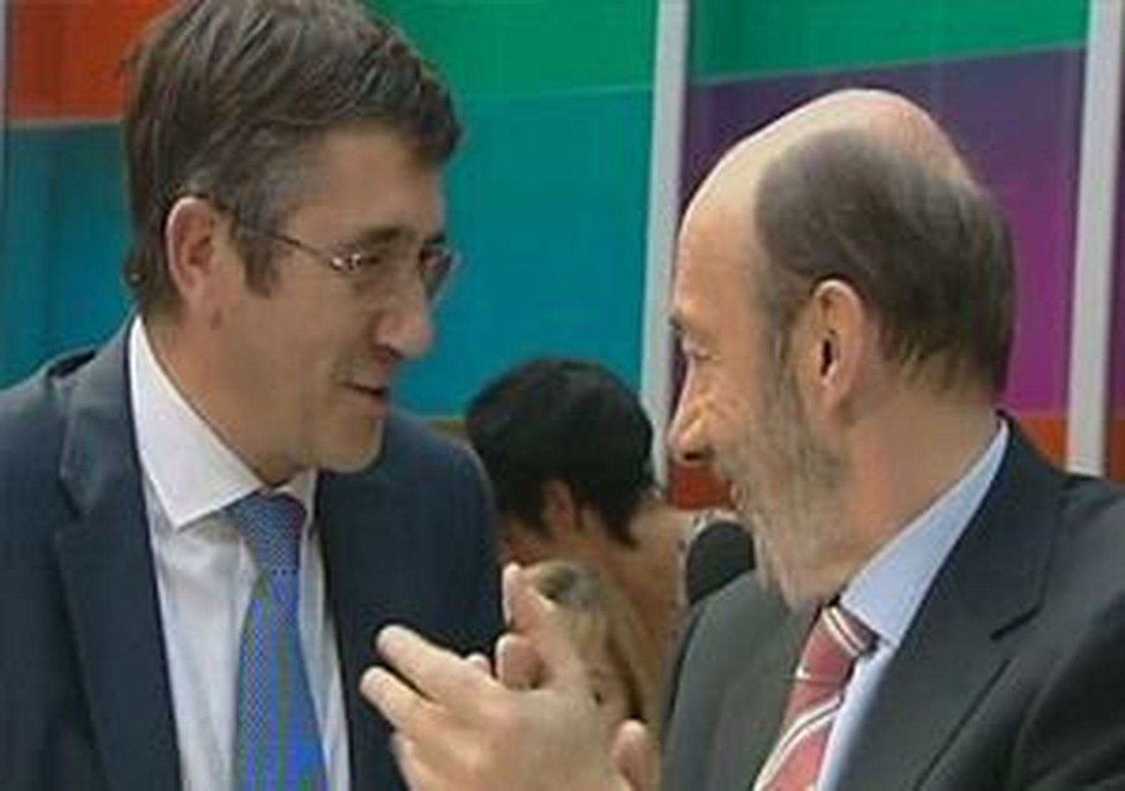 Rubalcaba sobre Rajoy: 'hay silencios ruidosos y sobre todo muy inquietantes'