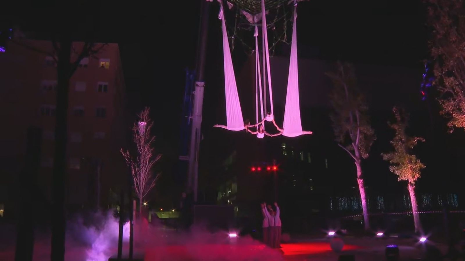 Tres Cantos enciende su Navidad con el espectáculo aéreo Voalá Christmas Station