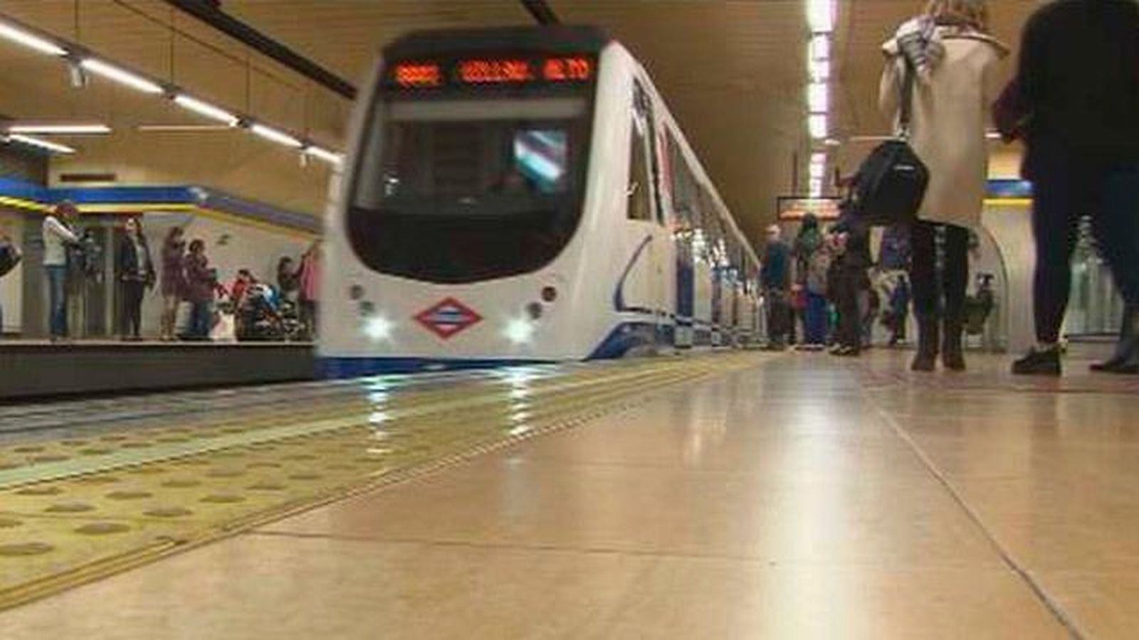 Primera jornada de la huelga de Metro en protesta por el problema del amianto