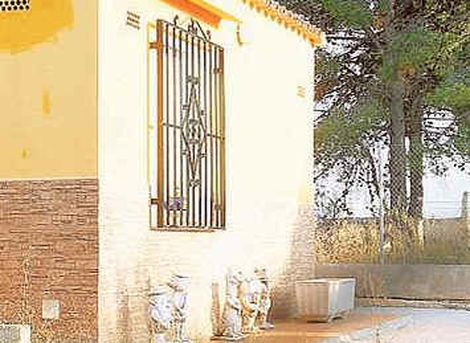 Una mujer fallece tras ser atacada por su hijo con una azada