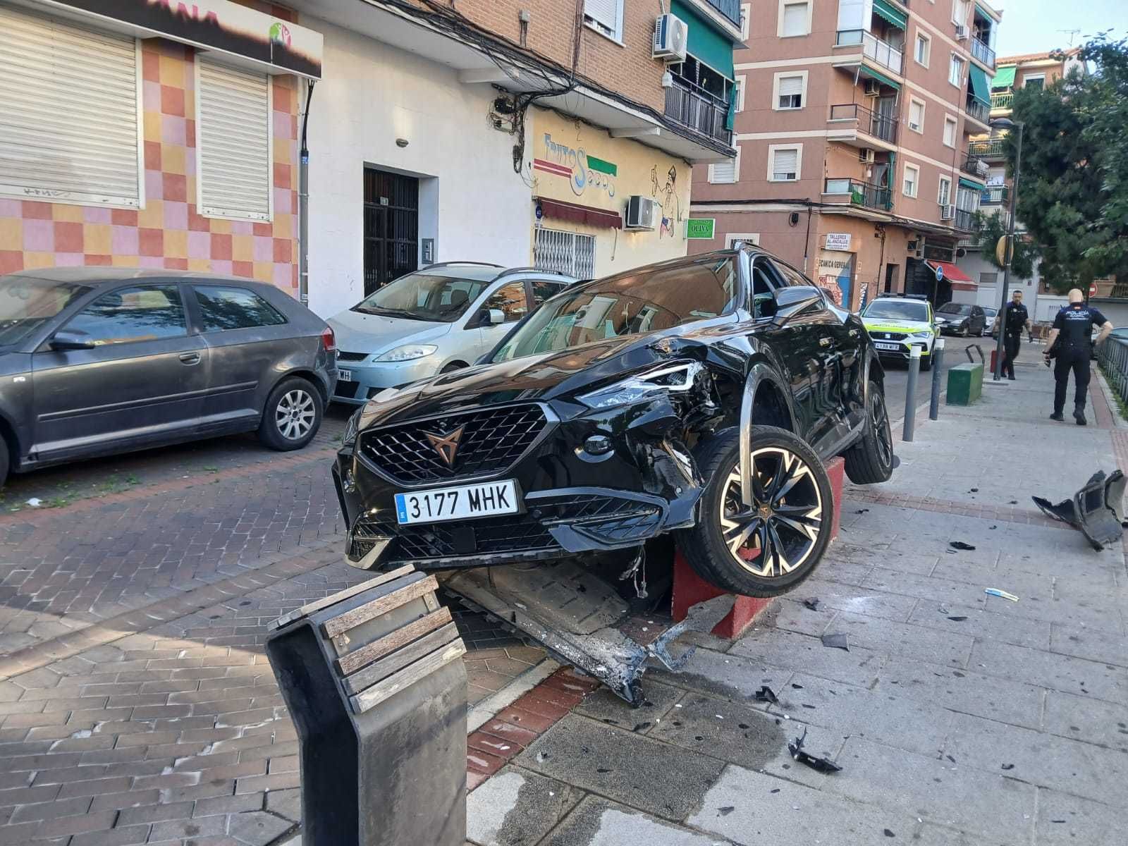 Estado en el que ha quedado un turismo accidentado en Alcorcón