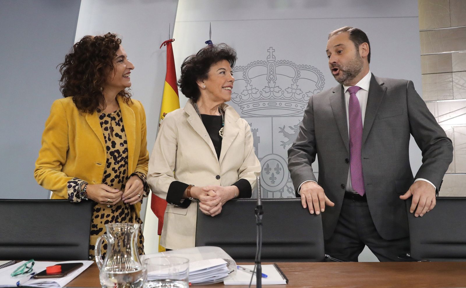 La ministra de Hacienda, María Jesús Montero; la portavoz del Gobierno, Isabel Celaá; y el ministro de Fomento, José Luis Ábalos, durante la rueda de prensa posterior al Consejo de Ministros
