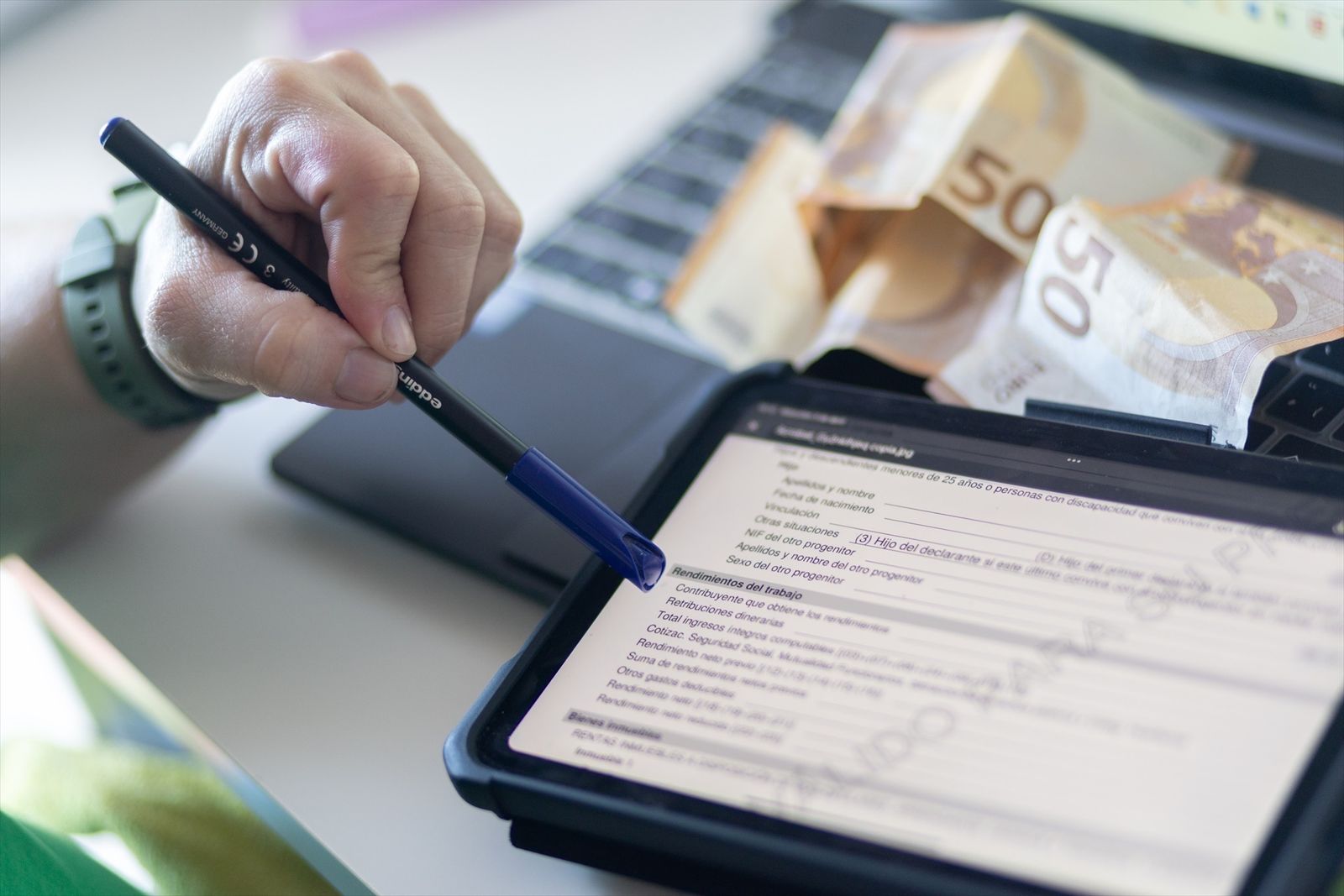 Vista de la declaración de la renta en una tablet
