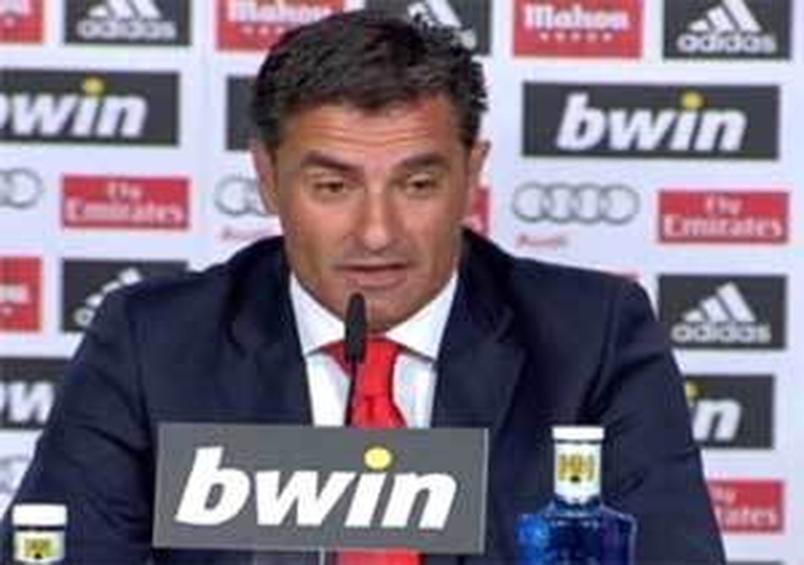 Míchel, destituido como entrenador del Sevilla