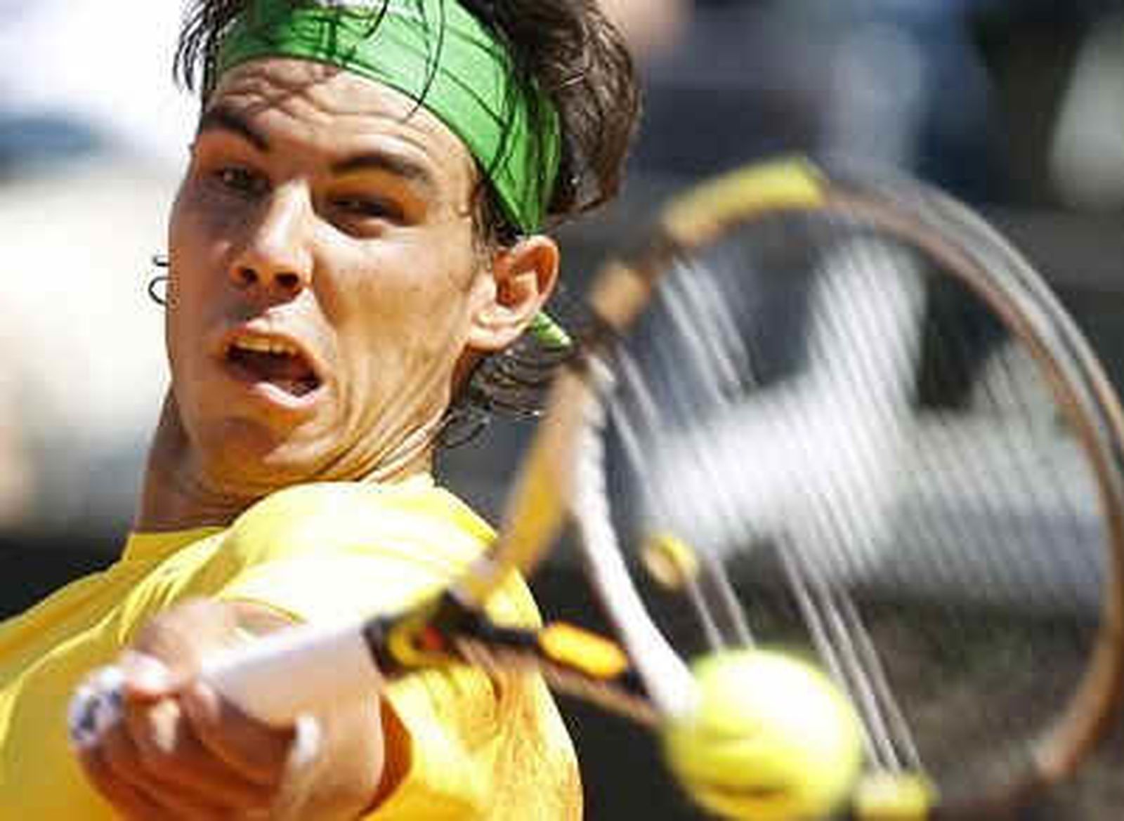 Nadal vence con apuros a Lorenzi