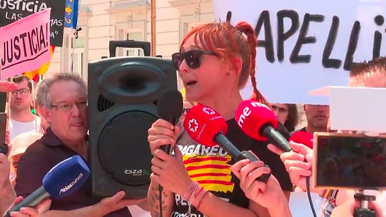 Afectados por la DANA se manifiestan en el Supremo, Congreso y Palacio Real