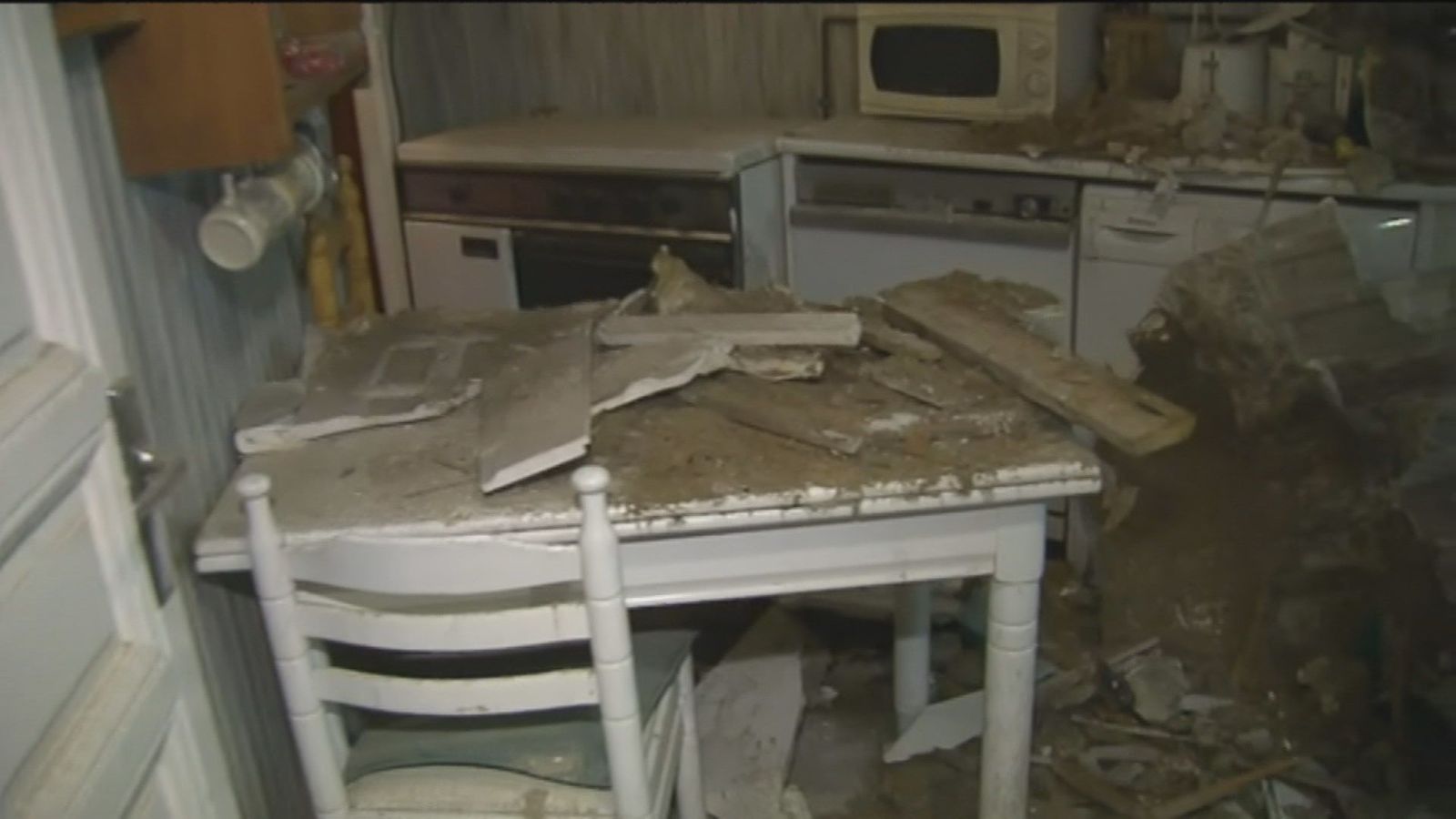 Le hunden el techo y acosan a una anciana para que deje su casa en Chamberí y construir pisos de lujo