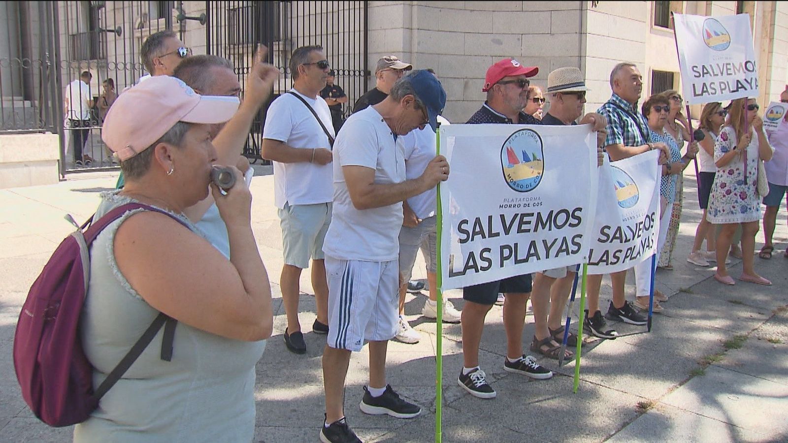 Plataformas de Oropesa, Castellón, se manifiestan para pedir cambiar la Ley de Costas