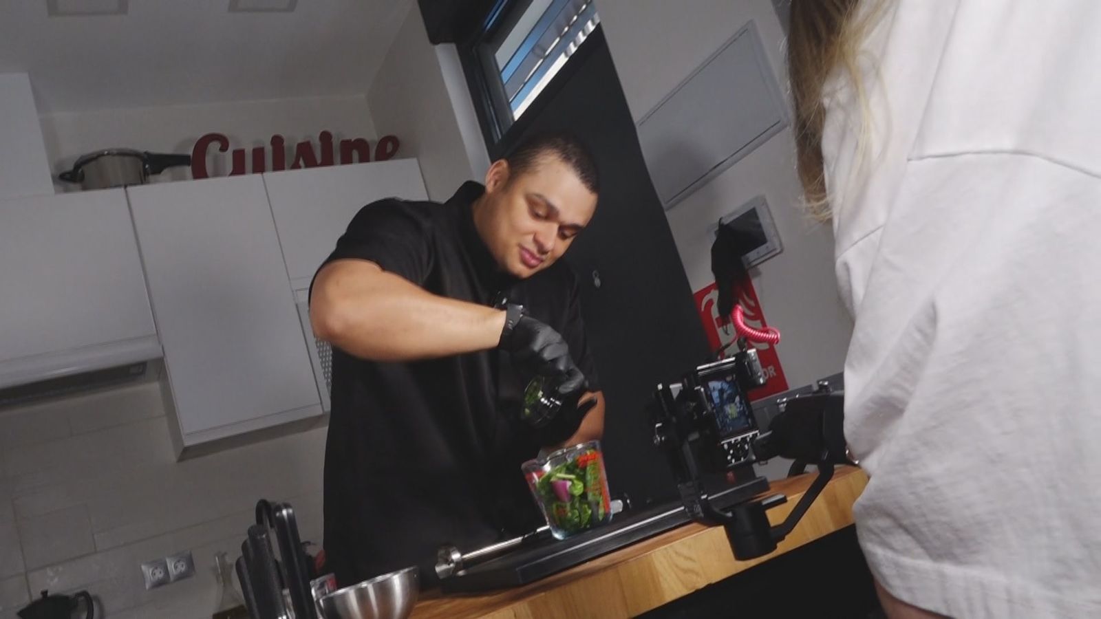 Elías Dosunmu, el cocinero que arrasa en TikTok