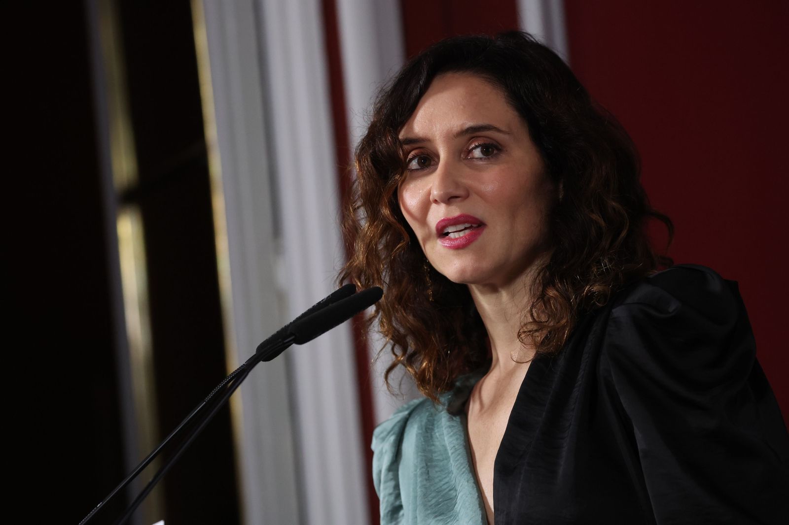 Ayuso acusa al PSOE de actuar "como una secta" contra Page
