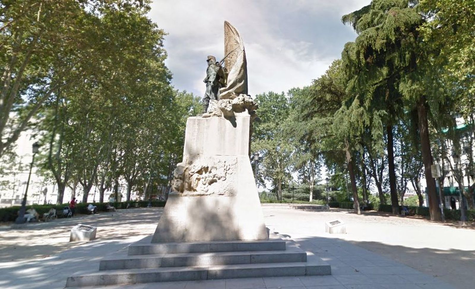 La estatua del Cabo Noval, en los jardines del mismo nombre