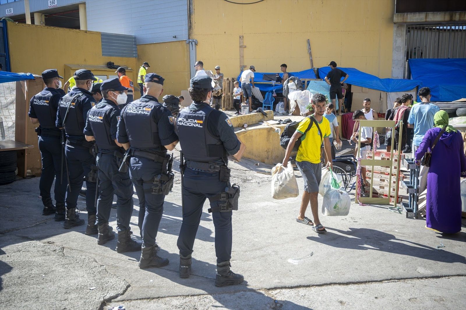 La Policía estima que miles de inmigrantes permanecen ocultos en pisos y casas de Ceuta
