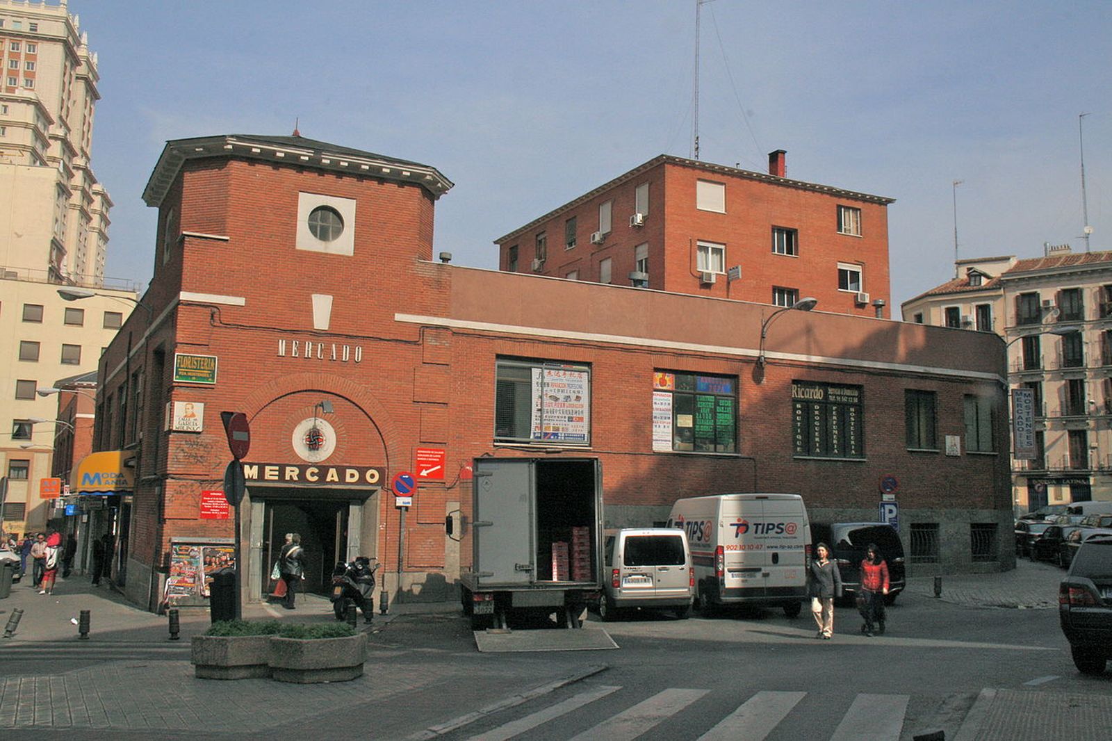 Plaza de los Mostenses
