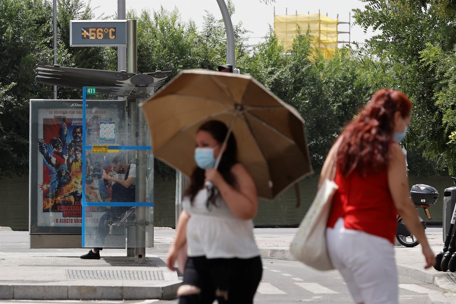 Con tanto calor, hasta los termómetros se vuelven locos. Que no cunda el pánico: no es que se hayan alcanzado los 56 grados. En realidad, en Madrid capital se llegará a los 41 grados centígrados, que no está nada mal.