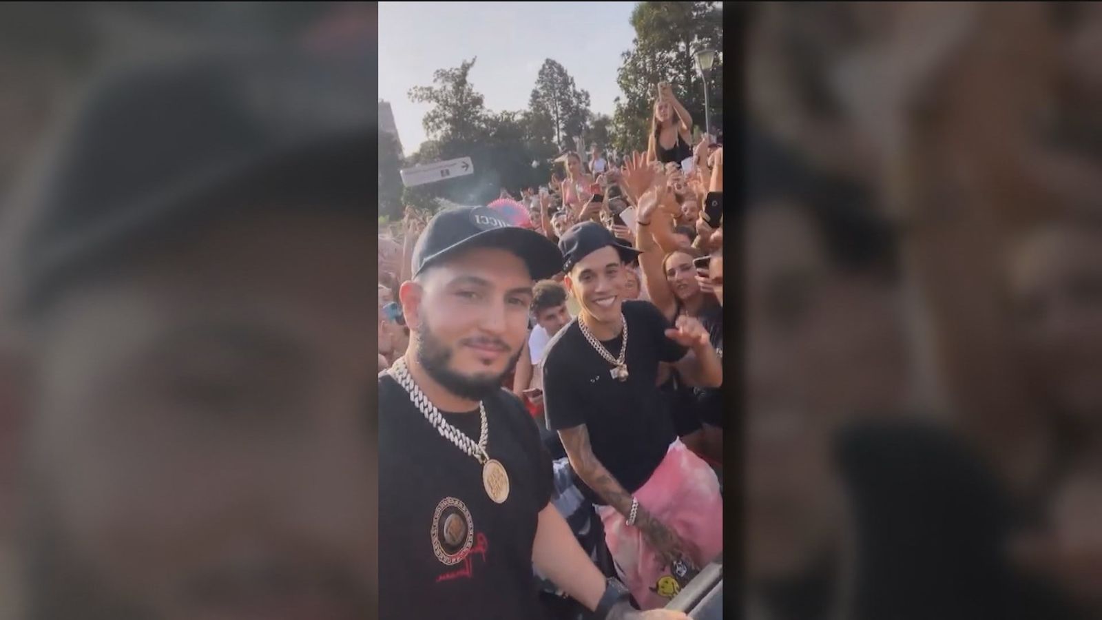 Omar Montes colapsa la plaza de Colón montado en un Ferrari