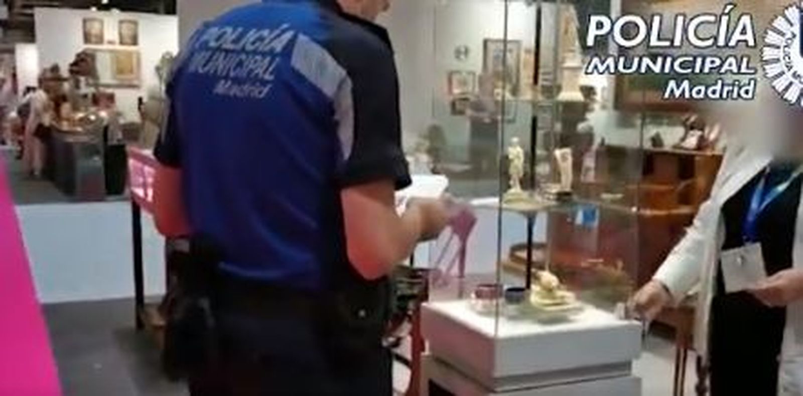 La Policía Municipal interviene  12 piezas de marfil protegidas