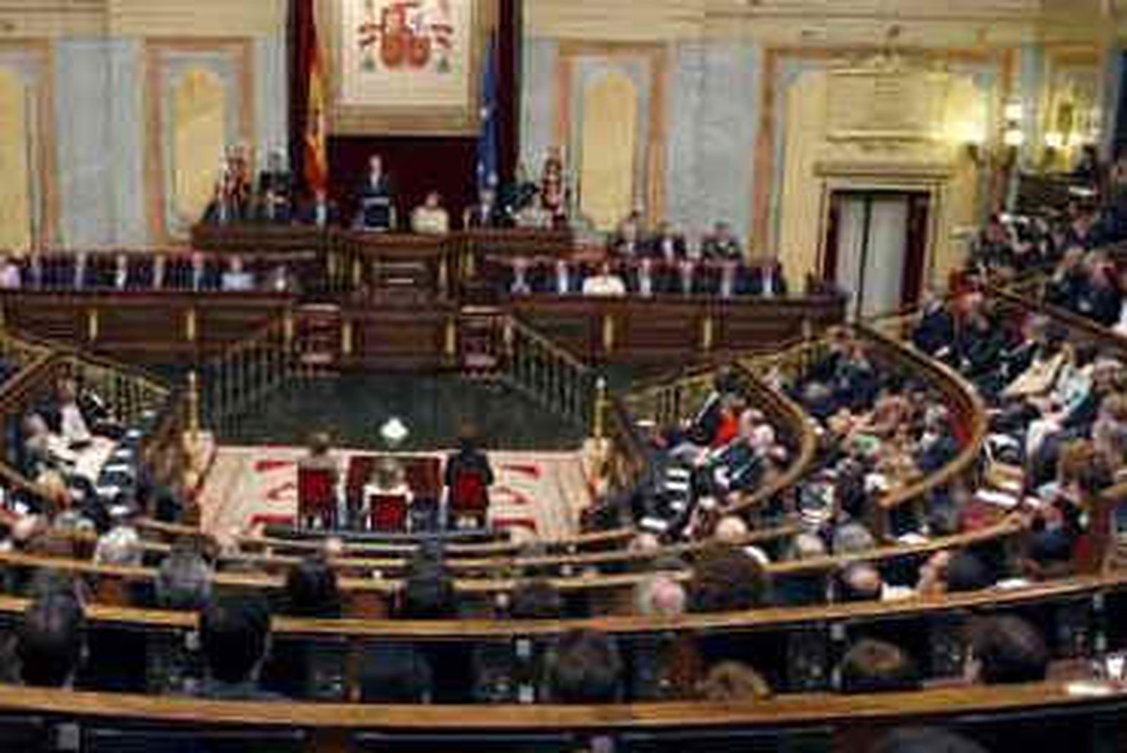 El PSOE confía en salvar el techo de gasto gracias a la abstención de CiU y PNV