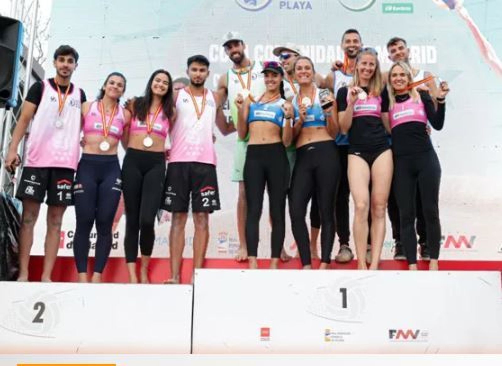 Podio de la Copa Comunidad de Madrid de Vóley Playa