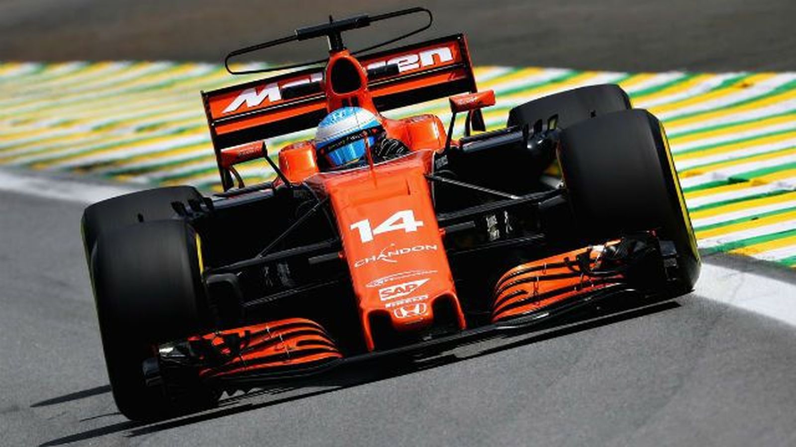 GP Brasil: Alonso 8º, Sainz 11º y victoria de Vettel