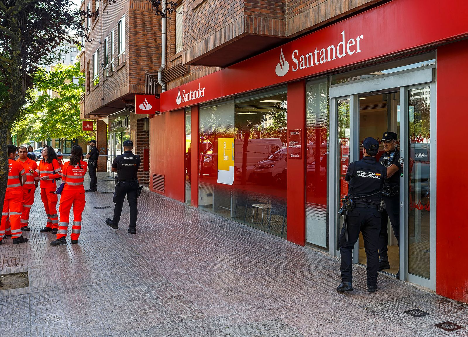 Muere el atracador de un banco en un tiroteo con la Policía Nacional en Burgos