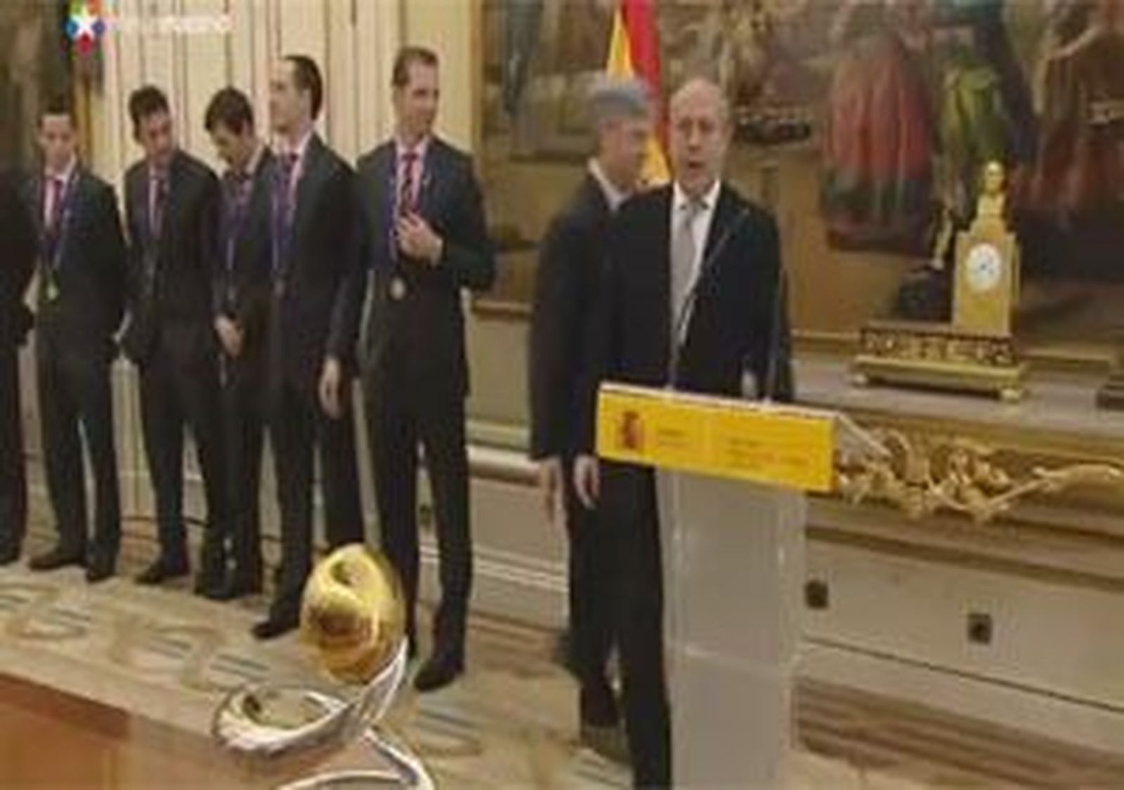 El ministro de Deporte recibe a la selección de fútbol sala augurándoles más futuros éxitos