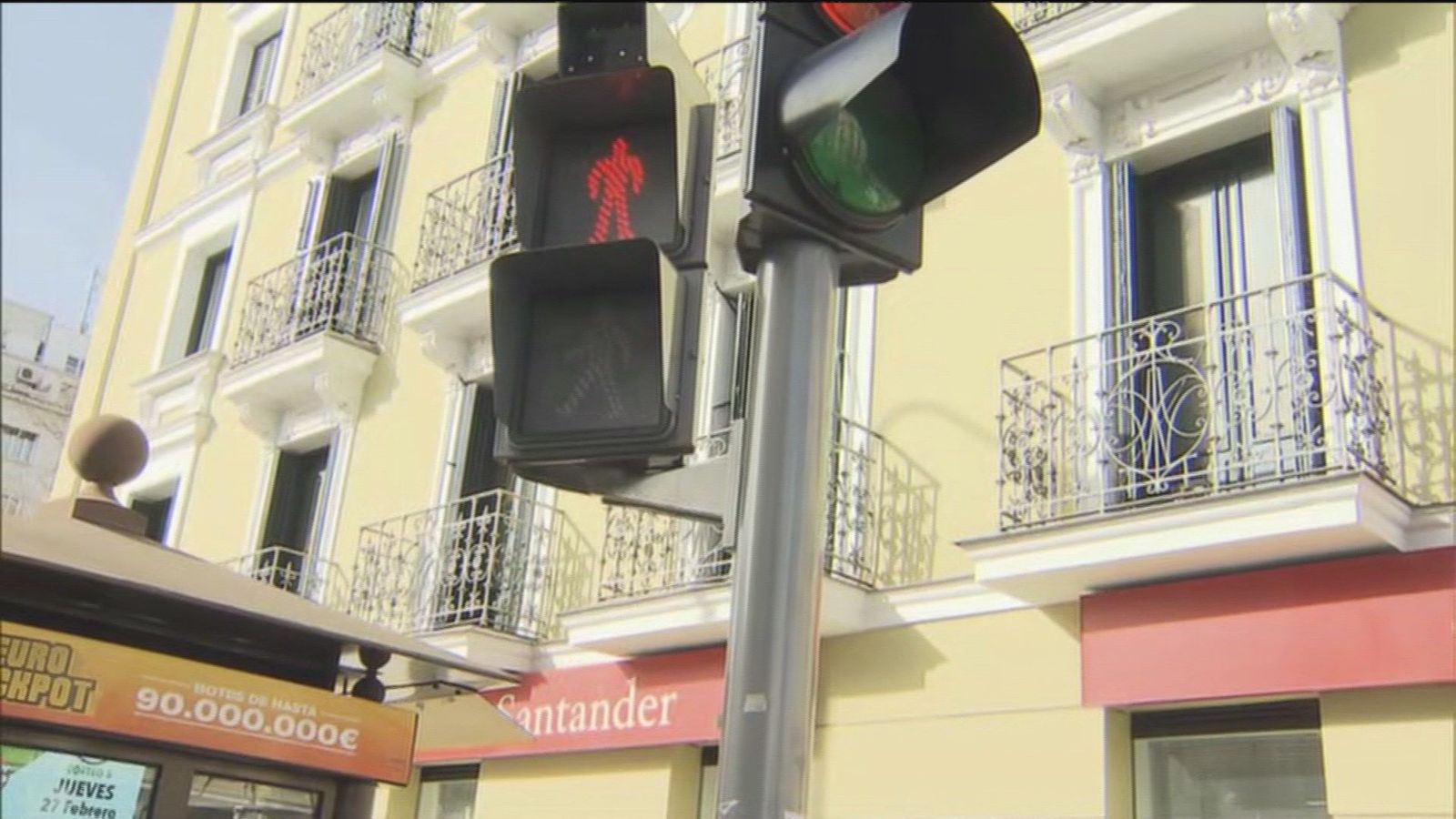 Un semáforo demasiado rápido provoca quejas peatonales