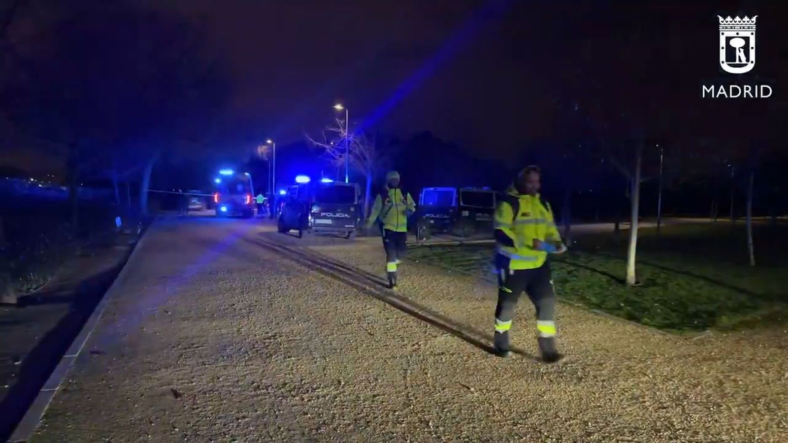 En estado grave una mujer de 50 años apuñalada en el cuello por su expareja en un parque de Usera