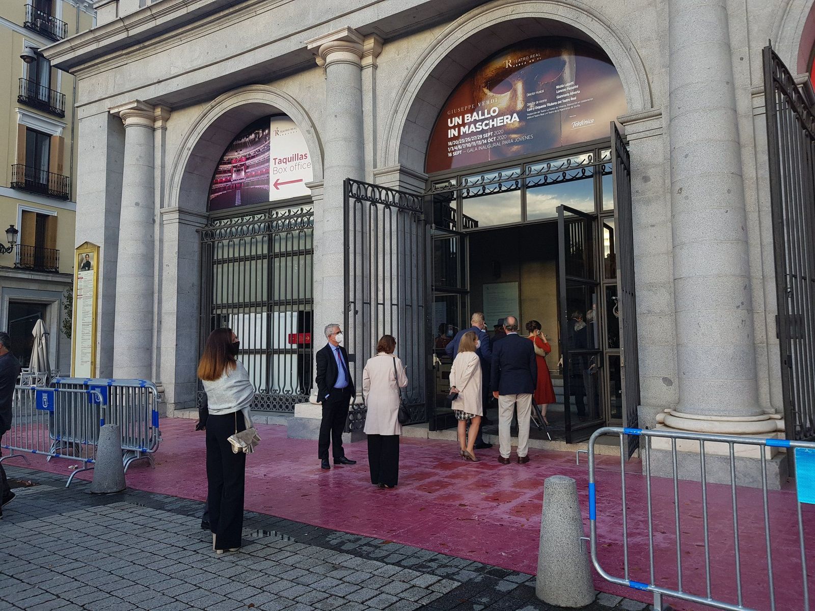 El Teatro Real sube el telón de su nueva temporada y baja el aforo