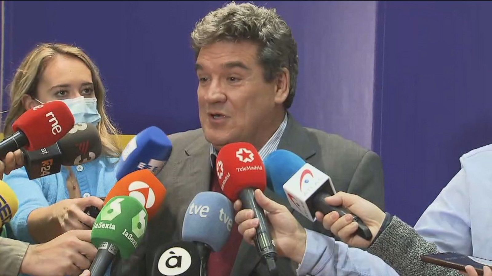 Escrivá prevé ingresar cerca de 50.000 millones a la "hucha de las pensiones"