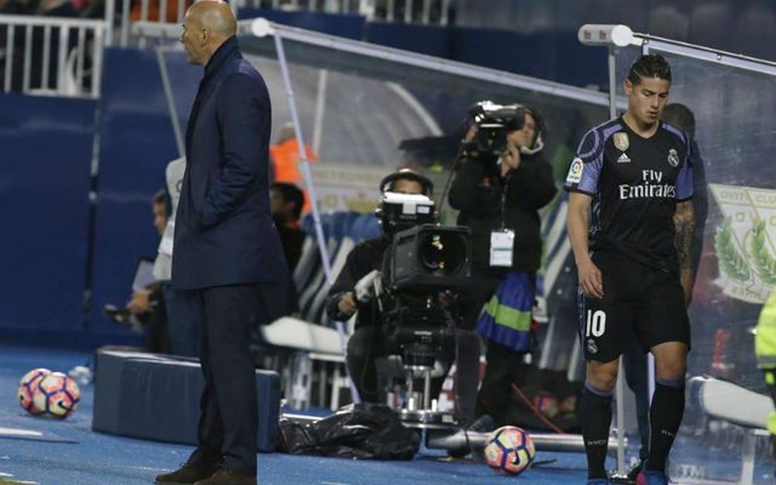 A James se le agota la paciencia con Zidane